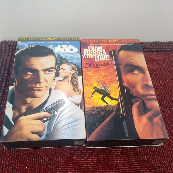 Deluxe Edition Bond 007 Gift Set 8 VHS Tapes +. Co - Picture 5 of 9